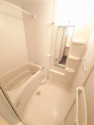 【浴室】 | ノイ・ブローテＡ | 日々の暮らしに欠かせないお風呂です