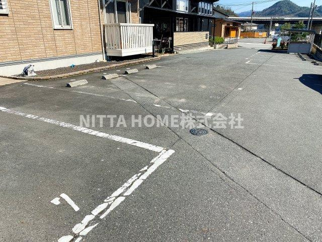 ビエナコートの駐車場|駐車場１台無料付きです◎