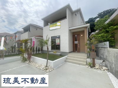 【外観】 | 南風原町宮城（全5棟）A号棟 | A号棟　並列駐車3台可♪