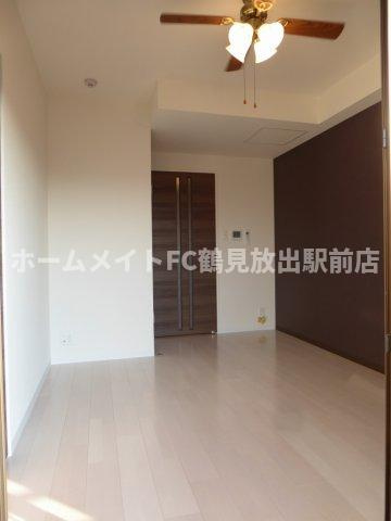 Luxe緑橋の洋室