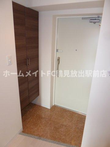 Luxe緑橋の玄関