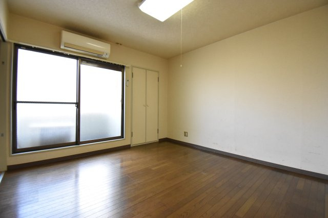 アスカマンションの洋室