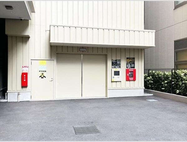 スプランディッド江坂駅前の駐車場