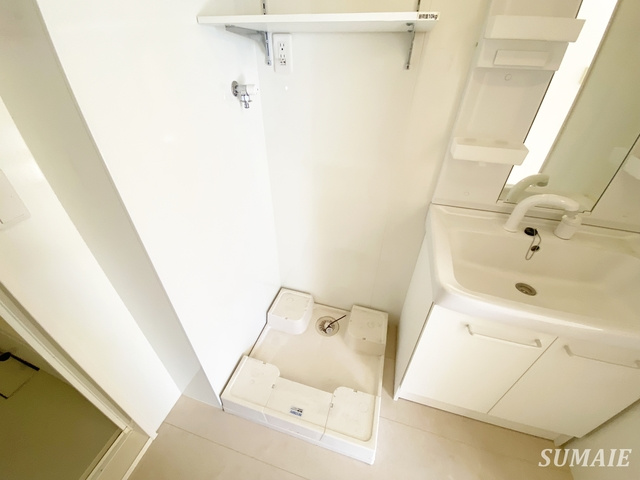 メゾン　ド　ミュゲの洗面所|室内洗濯機置き場です☆