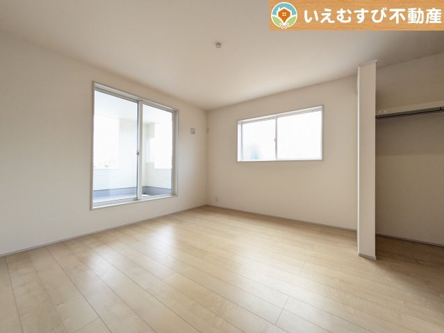 Livele Garden.S　上里町七本木第6の洋室|シンプルで明るいお部屋
2面採光で日当り良好！シンプルなお部屋なので自分で家具を選ぶのが楽しみですね！