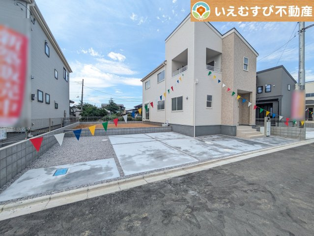 Livele Garden.S　上里町七本木第6の駐車場|3台駐車可能なゆとりのカースペース
複数台車をお持ちでも、お友達が遊びに来てもゆとりの駐車スペース！