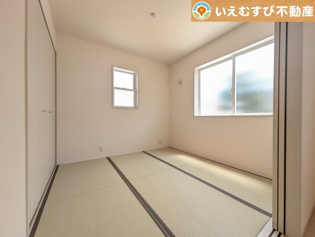 Livele Garden.S　上里町七本木第6の和室|すぐ横になれる和室は、みんながほっと一息つける空間
ちょっとした休憩や来客時、お子様のお世話にも大活躍しそうですね♪