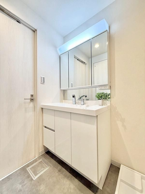 コープ野村練馬氷川台の独立洗面台