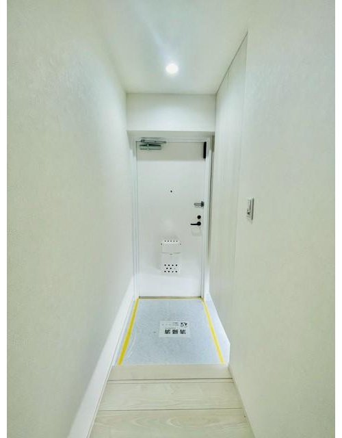 ライオンズマンション川口飯原町の玄関|収納もある玄関です