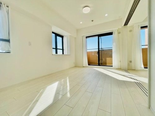 ライオンズマンション川口飯原町の居間・リビング|使いやすいリビングです