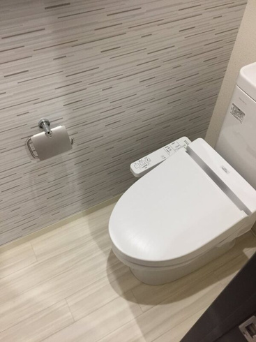 温水洗浄便座付きのトイレです！