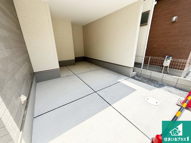 5日(土)6日(日)現地ご見学可能！ 寝屋川市春日町　全2邸の駐車場|駐車スペース！散水栓があるので、こまめに愛車を洗えます！