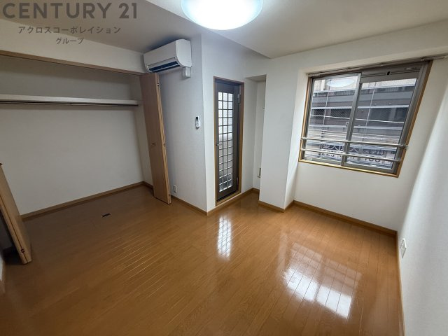 ２面採光の明るいお部屋です。
