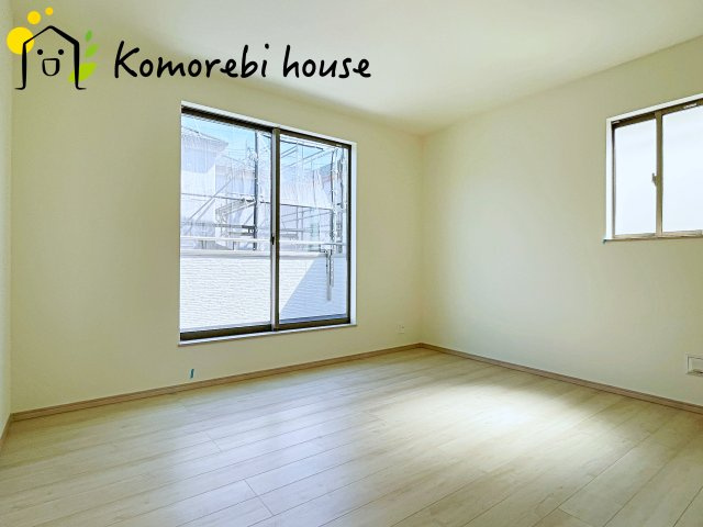 北本宮内　2期　新築一戸建て　ハートフルタウン　Kの寝室|広くて明るい寝室