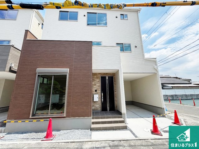 ■寝屋川市春日町　第3期　新築一戸建ての外観|安心の10年保証！外観を美しく保ち、雨水で汚れを落とします！気になることがありましたら、お気軽にお問い合わせください！