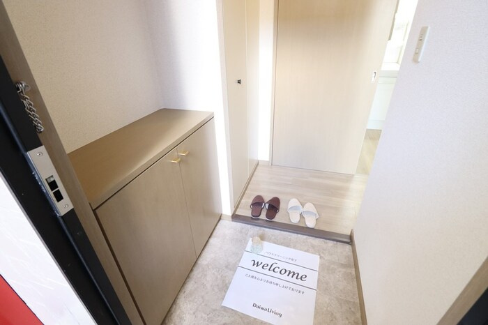 コンフォール　A棟の玄関|収納もある玄関です