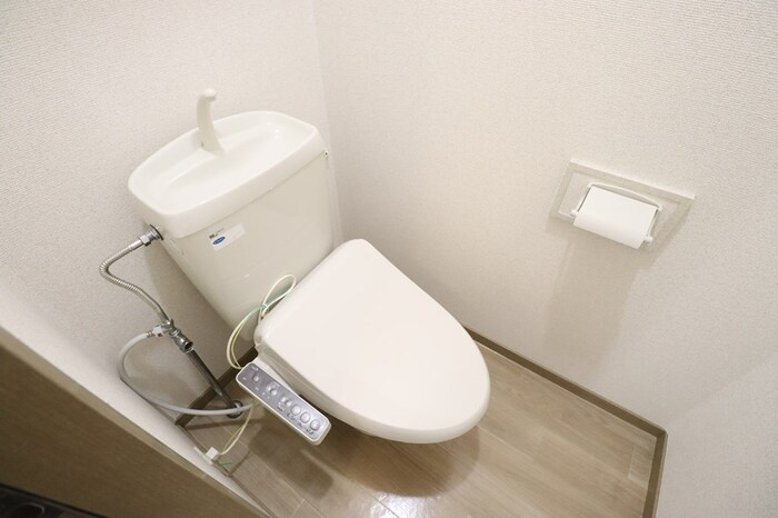 コンフォール　A棟の洗面所|明るい洗面所です