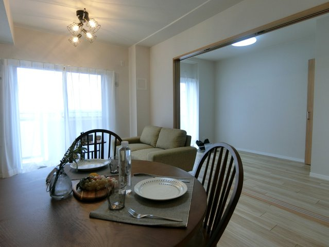 プレステージ青山の居間・リビング