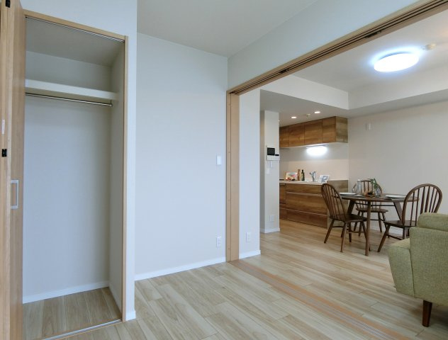 プレステージ青山の居間・リビング