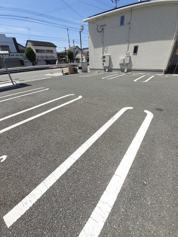 ネオレジデンスＡの駐車場|駐車場に車を止められます