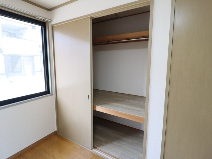 コンフォール　B棟の収納|こまごまとしたものを収納できそうですね