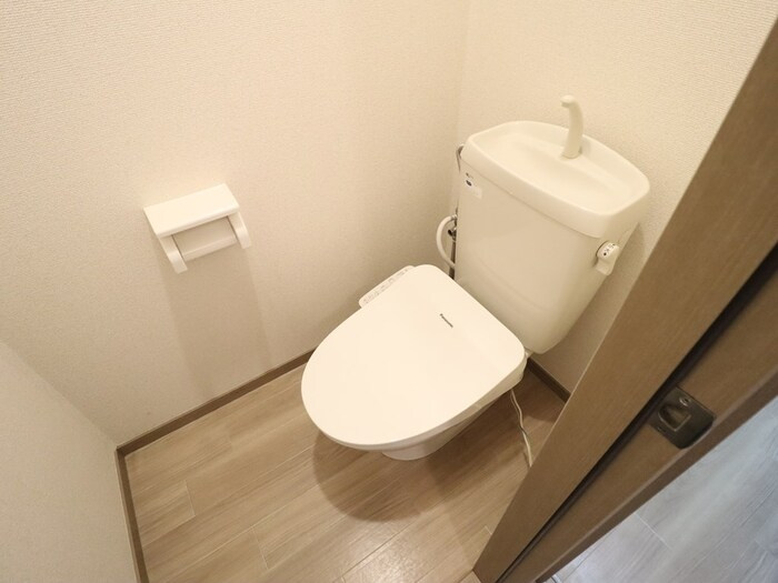 コンフォール　B棟のトイレ|ゆったりとした空間のトイレです