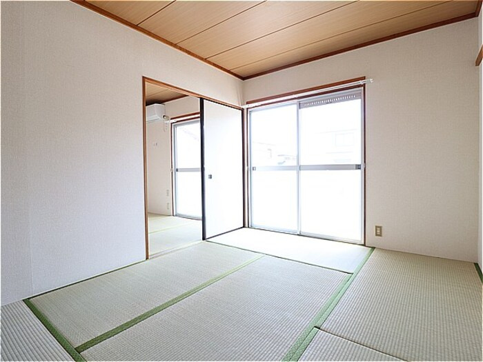 コーポ冨田　Ⅰの和室|い草の香りが落ち着く素敵な和室です