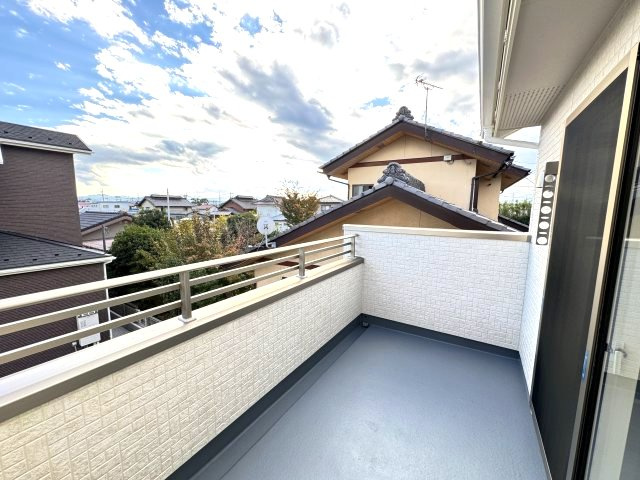 ブルーミングガーデン前橋市後家町　1号棟のバルコニー|陽当たり良好なバルコニーです。洗濯物も沢山干せて便利です！