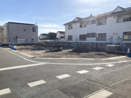 ブルーミングガーデン前橋市後家町　1号棟の前面道路含む現地写真|前面道路含む現地写真です