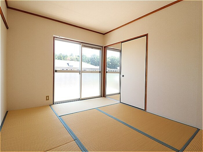 コーポ冨田　Ⅰの和室|い草の香りが落ち着く素敵な和室です