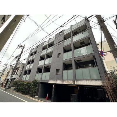 【外観】 | セリュークス東高円寺 | 鉄筋コンクリート造のがっちりとした建物。
