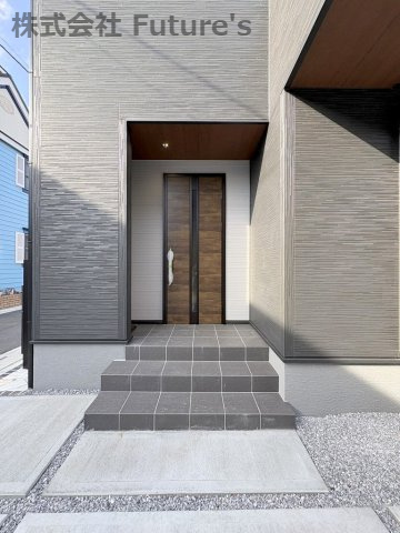 三郷市鷹野4丁目　新築戸建　全6棟　1号棟の玄関|玄関アプローチです