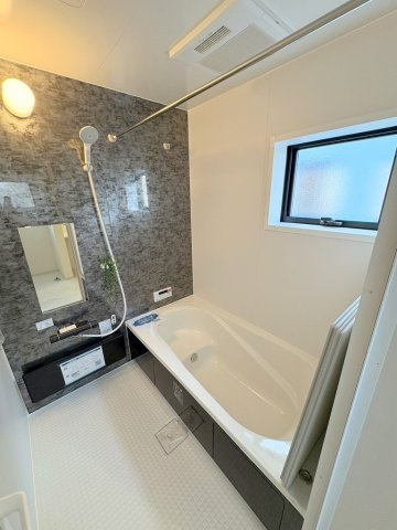 三郷市鷹野4丁目　新築戸建　全6棟　1号棟の浴室|一日の疲れを癒す広々とした一坪バス♪