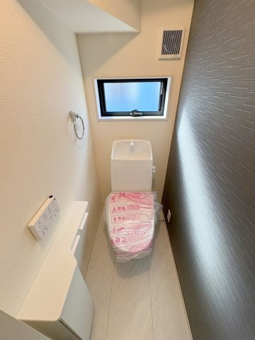 三郷市鷹野4丁目　新築戸建　全6棟　1号棟のトイレ|1階のトイレです