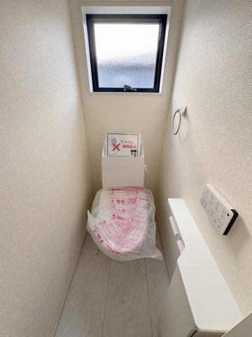 三郷市鷹野4丁目　新築戸建　全6棟　2号棟のトイレ|1階のトイレです