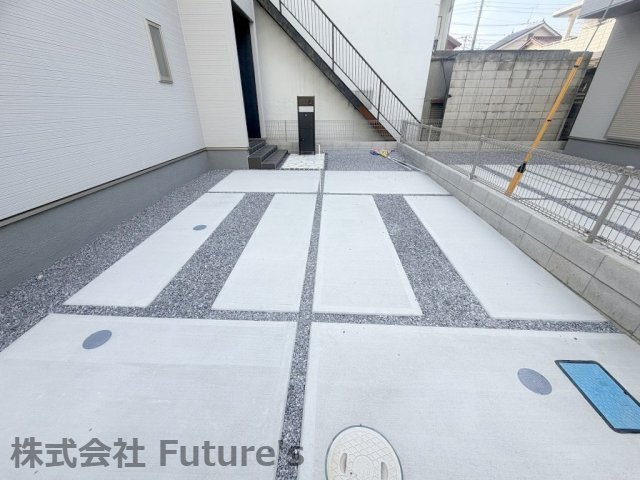 三郷市鷹野4丁目　新築戸建　全6棟　5号棟の駐車場|カースペース並列2台可能