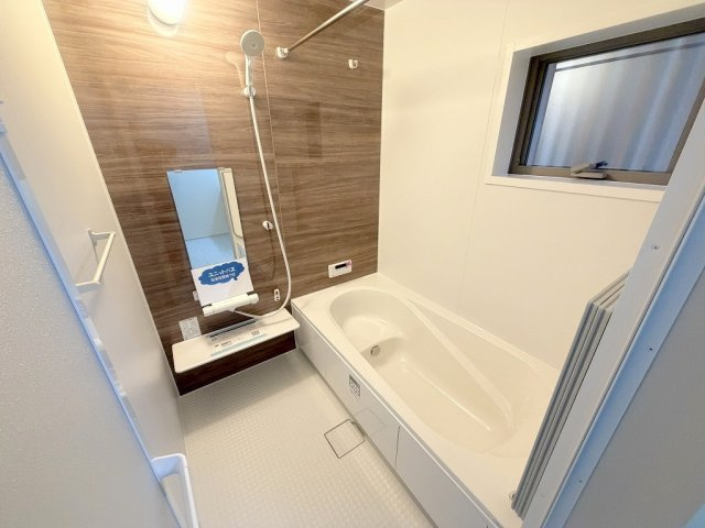 三郷市鷹野4丁目　新築戸建　全6棟　5号棟の浴室|一日の疲れを癒す広々とした一坪バス♪