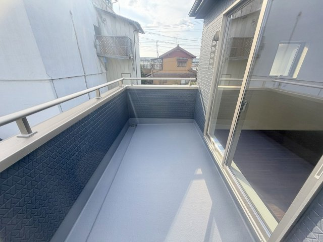 三郷市鷹野4丁目　新築戸建　全6棟　6号棟のバルコニー|広々とした南向きバルコニーです