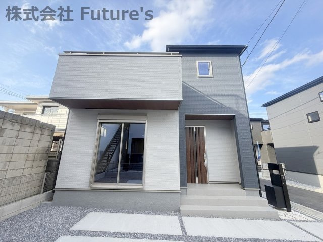 三郷市鷹野4丁目　新築戸建　全6棟　6号棟の外観|スーパーやコンビニ、総合病院が近く生活利便性の良い立地です