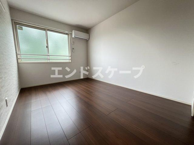 クレアシオン城北の洋室|高崎、前橋、伊勢崎エリアのお部屋探しはエンドスケープまで！お客様の理想お聞かせ下さい♪
内装の色味が画像と異なる場合がございます。