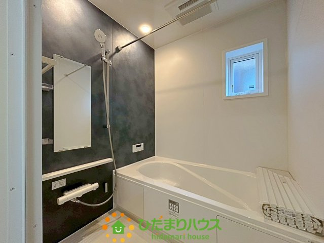 羽生市南5丁目　新築一戸建て　リナージュの浴室|壁にはマグネットなどで浮かせて収納も可能！