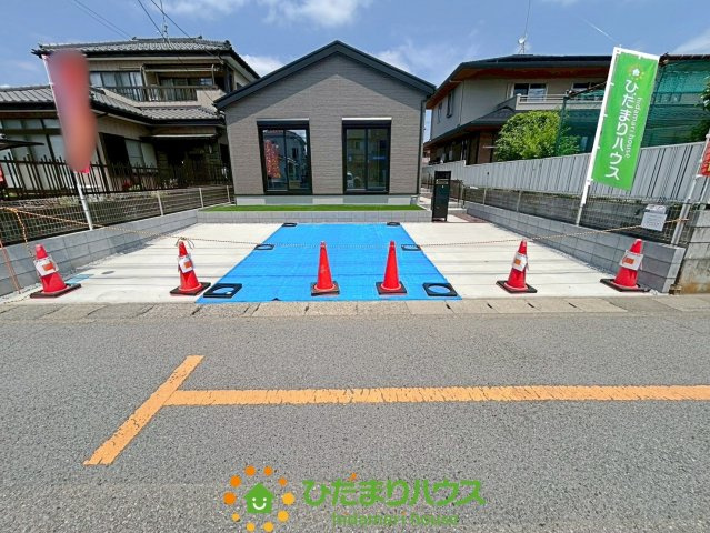 羽生市南5丁目　新築一戸建て　リナージュの駐車場|並列2台駐車可能！