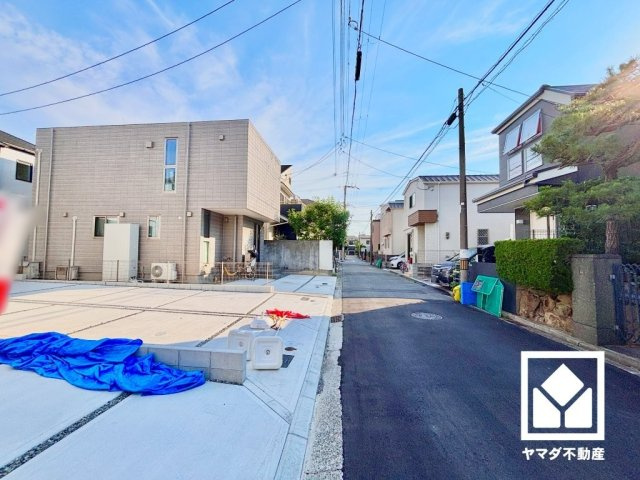 西宮市浜甲子園　１期の前面道路含む現地写真|省エネ基準に適合した気密・断熱性能を備えており、毎日の冷暖房効率を高めます。