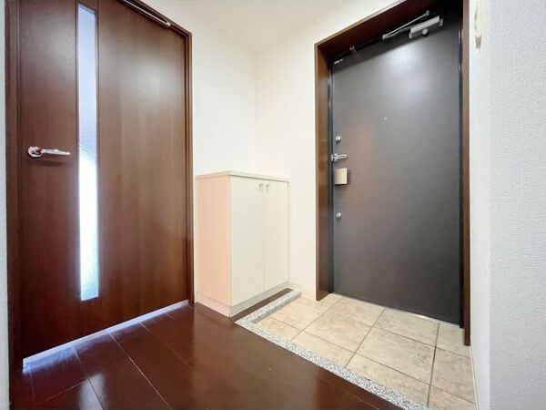 ライブコート千種の玄関