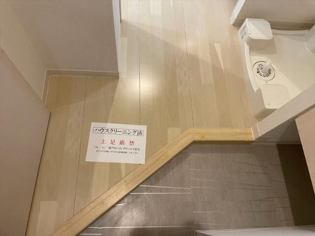 ライジングプレイス亀戸の玄関