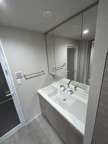 リフローレ豊田十塚の独立洗面台