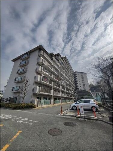 朝日プラザ香里菊ヶ丘の外観