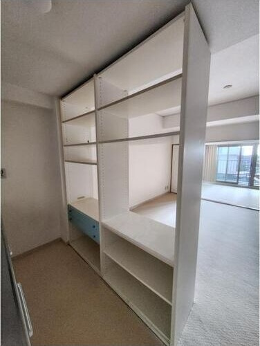 朝日プラザ香里菊ヶ丘の洋室