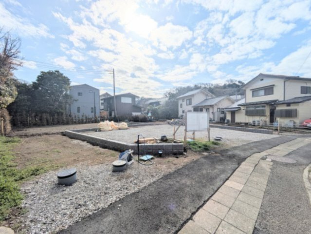 建築条件なし　閑静な住宅街　平坦地　の外観