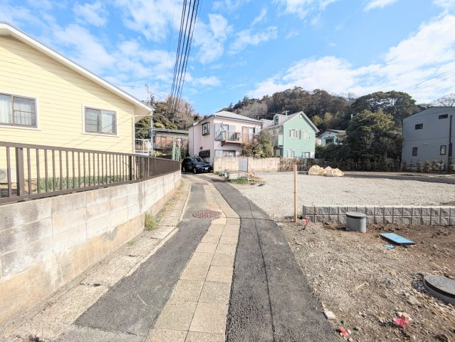 建築条件なし　閑静な住宅街　平坦地　の前面道路含む現地写真|前面道路